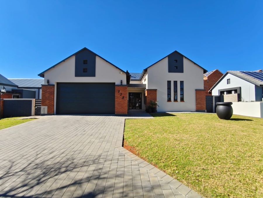 3 Bedroom Property for Sale in Meerhof North West